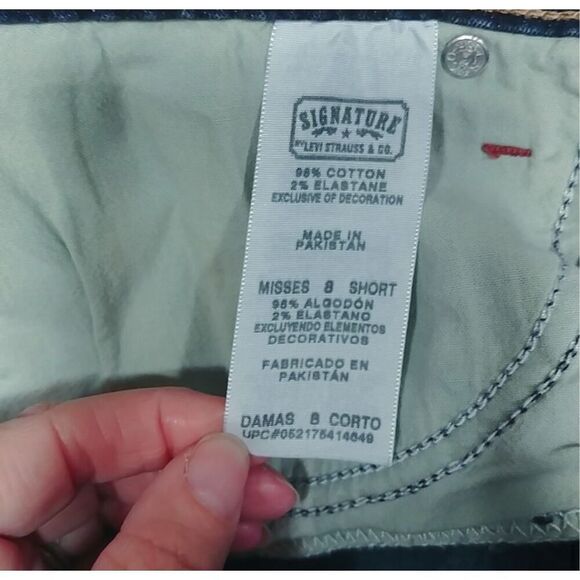 Dark Wash Levi's Signature At Waist Bootcut Jeans 8 Short/24” inseam - Picture 4 of 5